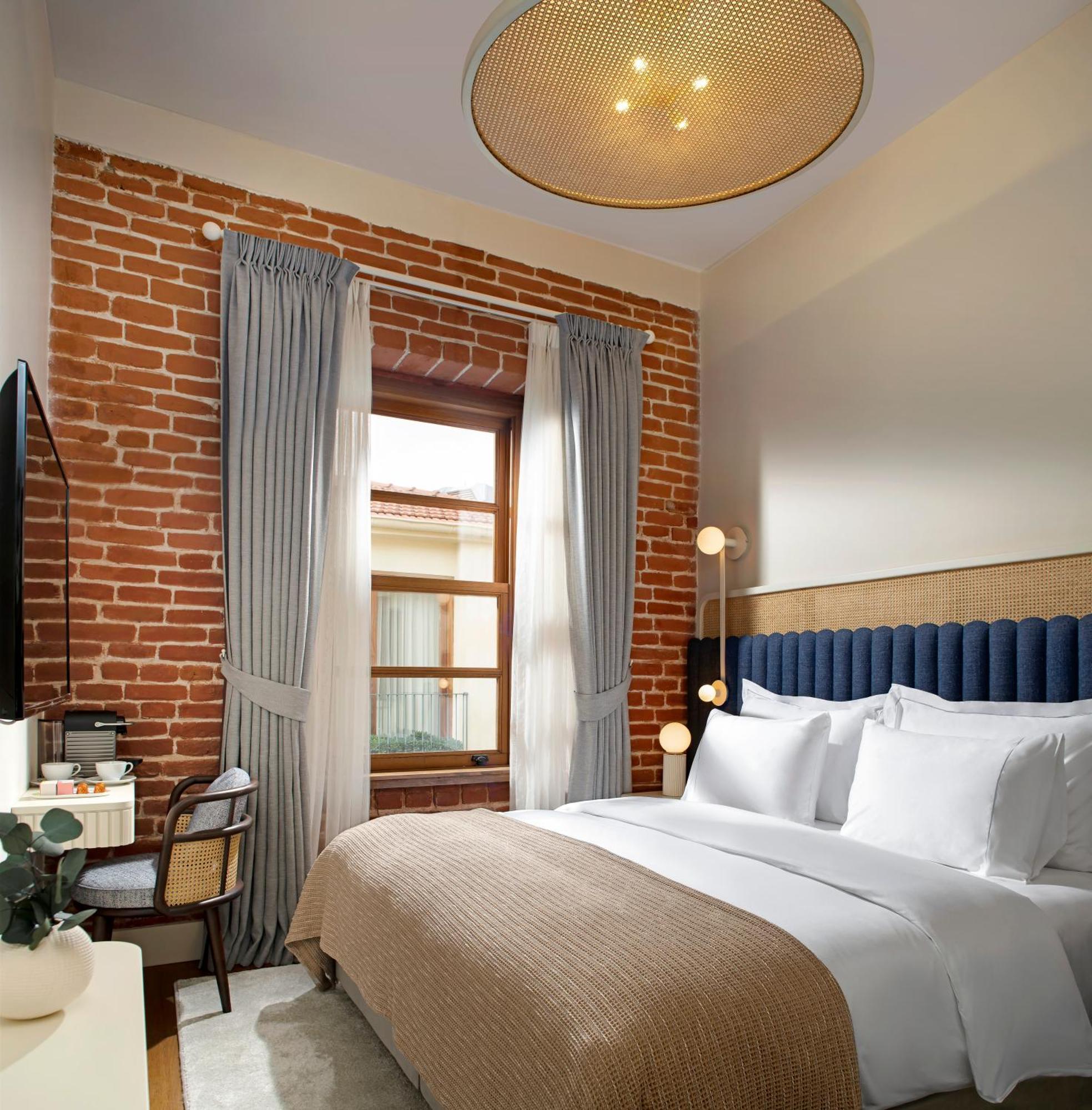 Ecole St. Pierre Hotel Стамбул Экстерьер фото