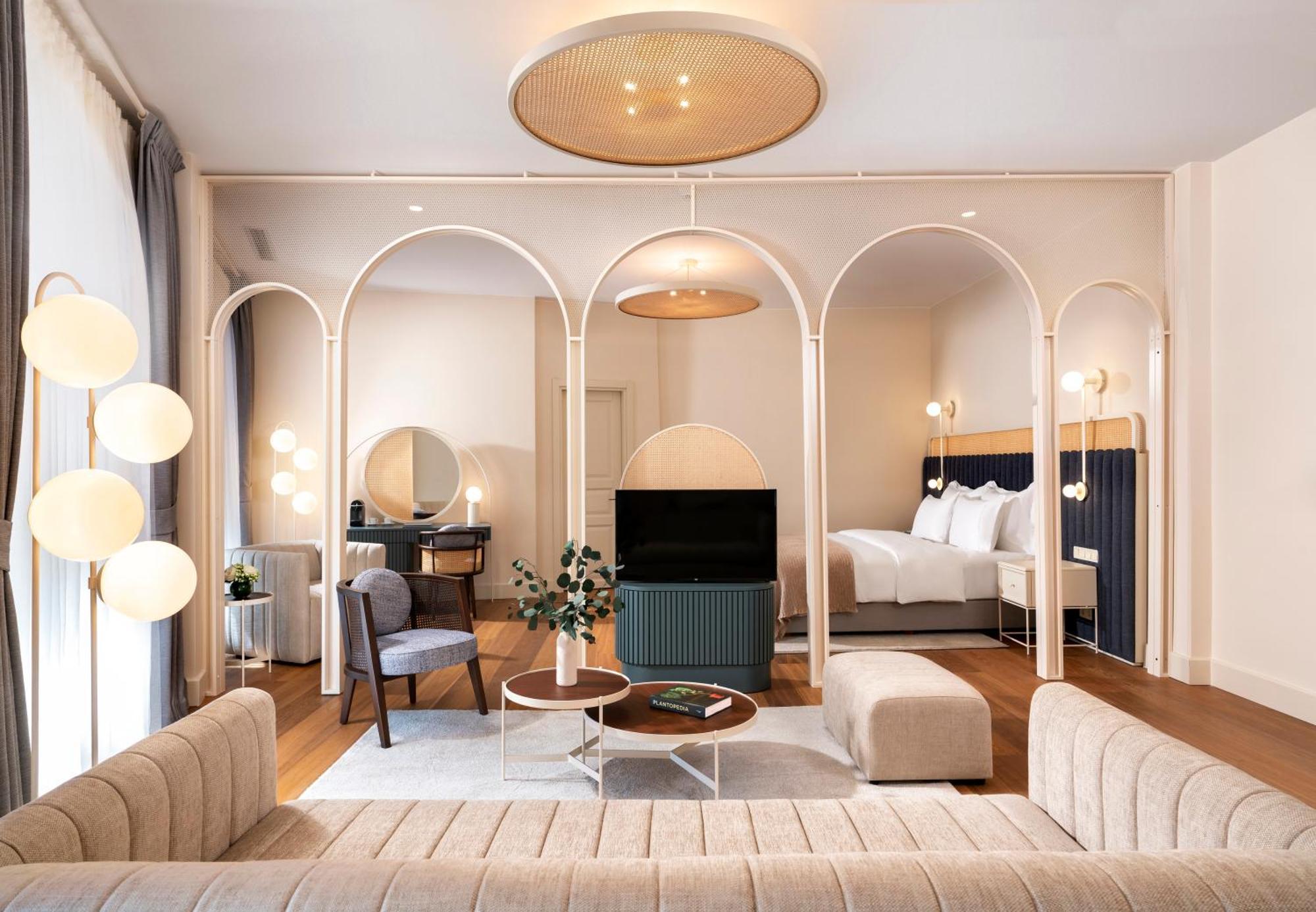 Ecole St. Pierre Hotel Стамбул Экстерьер фото